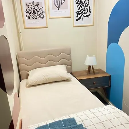 Comfy - Spacious Flat On The Kadikoey Seaside Apartment