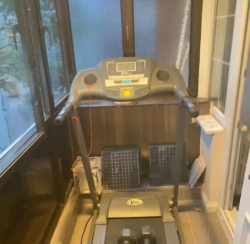 Lägenhet Comfy - Spacious Flat On The Kadikoey Seaside *