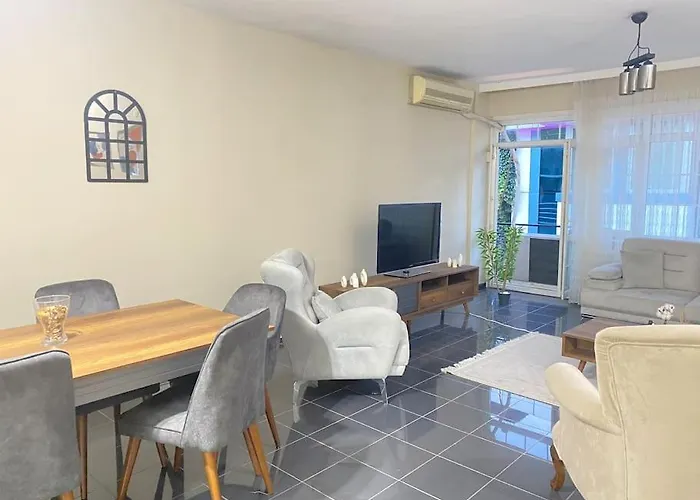 Comfy - Spacious Flat On The Kadikoey Seaside Istanboel