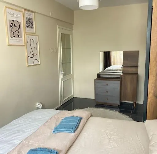 Comfy - Spacious Flat On The Kadikoey Seaside Apartment Istanbul