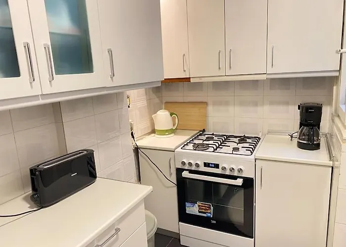 Comfy - Spacious Flat On The Kadikoey Seaside *