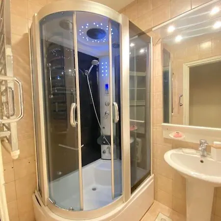 Comfy - Spacious Flat On The Kadikoey Seaside Apartament *